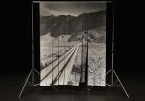 Scena z filmu One Image, Two Acts