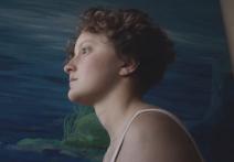 Scena z filmu Behind the Blue