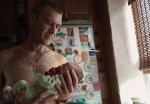 Scena z filmu Dad's Lullaby